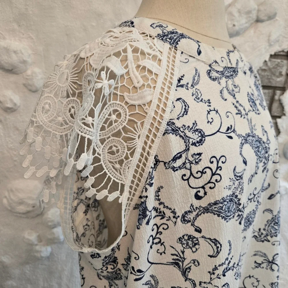 Perch Women Boho Blue White Paisley Top with Crochet Lace Shoulder Size XXL - Picture 4 of 11